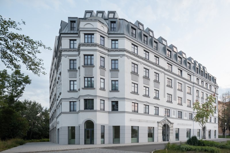 Jak vdechnout nový život historické fasádě - a přitom zachovat její původní charakter? Architekti z ateliéru Burian-Křivinka se pokusili najít odpověď – a moderní fasádní materiály Sto v tomto příběhu sehrály klíčovou roli. 