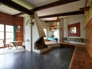 Výstava ve Winternitzově vile představuje soubor chat architektů Františka Cubra a Zdeňka Pokorného na přehradě Seč