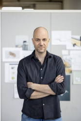 Autorem stánku je architekt Stephan Hürlemann.