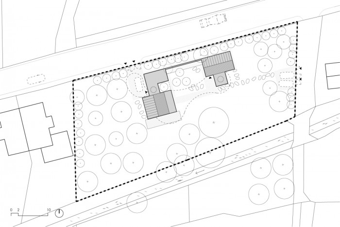 Domy v mlze, situace, studio Raketoplán