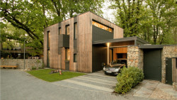 Dom pod dubom, Molnár-Peráček