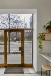 Kro Café, NEUHÄUSL HUNAL / David Neuhäusl, Matěj Hunal