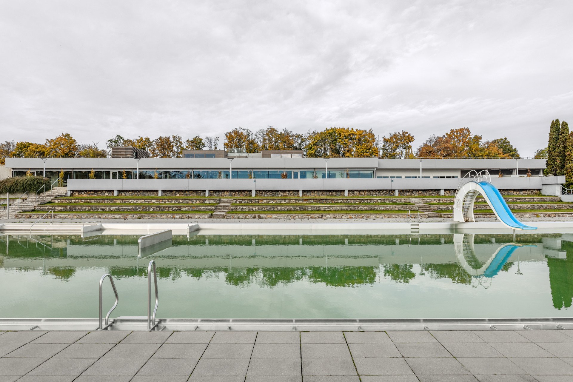 Architekti D.R.N.H. - Wellness Kraví hora: Koupaliště vzniklo v 70. letech podle návrhu architekta Miloslava Kramoliše