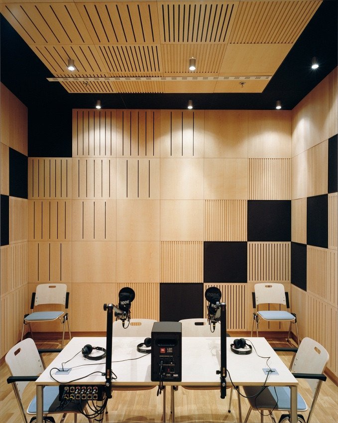 Architektonické studio Kuryłowicz & Associates realizovali ve Varšavě novou budovu Fakulty aplikované lingvistiky a moderních jazyků Varšavské univerzity
