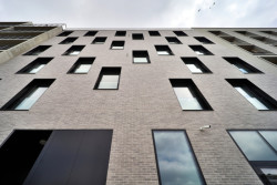 V Praze roste Smíchov City. Součástí tohoto rezidenčního komplexu je i bytový dům od ateliéru Kuba & Pilař.