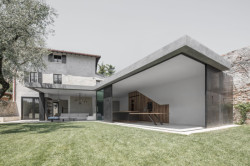 F Holiday House, Bergmeisterwolf