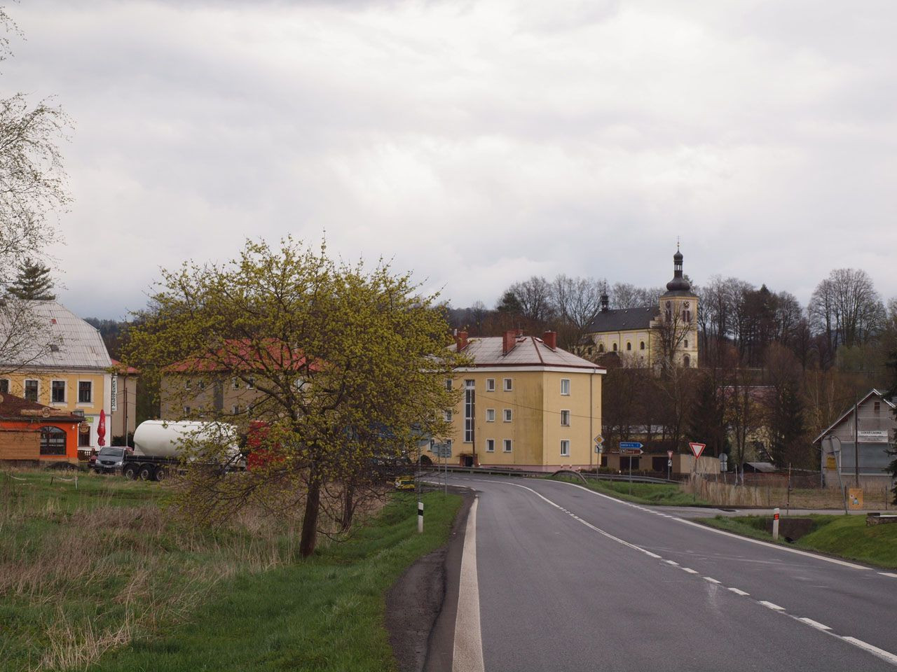 Rekonstrukce kostela byla provedena i z důvodu jeho velmi výrazné pohledové dominance v krajině - foto
