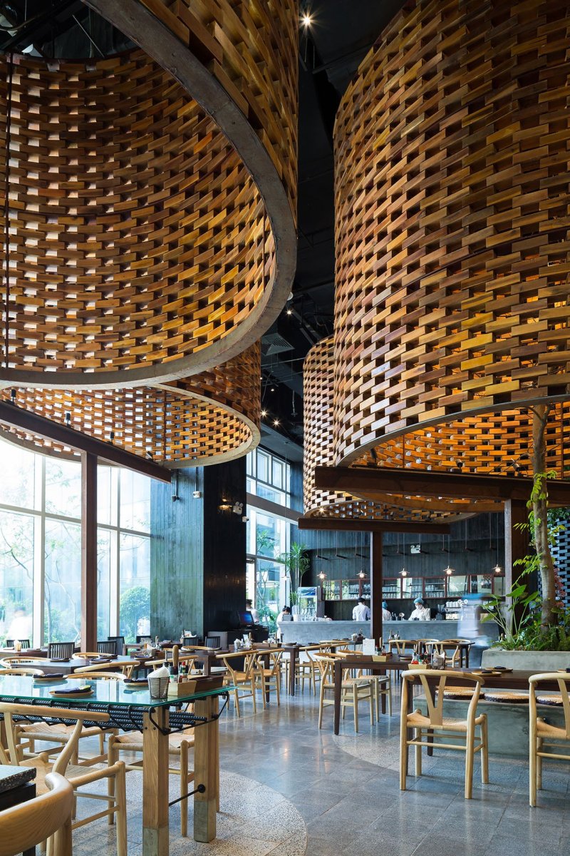 Restaurace Pizza 4P’s v Hanoji od česko – vietnamského studia ODDO