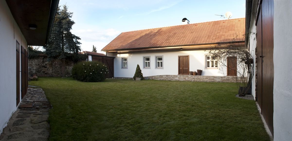 skvadra architekti, Rekonstrukce jihočeské usedlosti - foto
