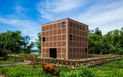 Ateliér z terakoty ve Vietnamu, Tropical Space