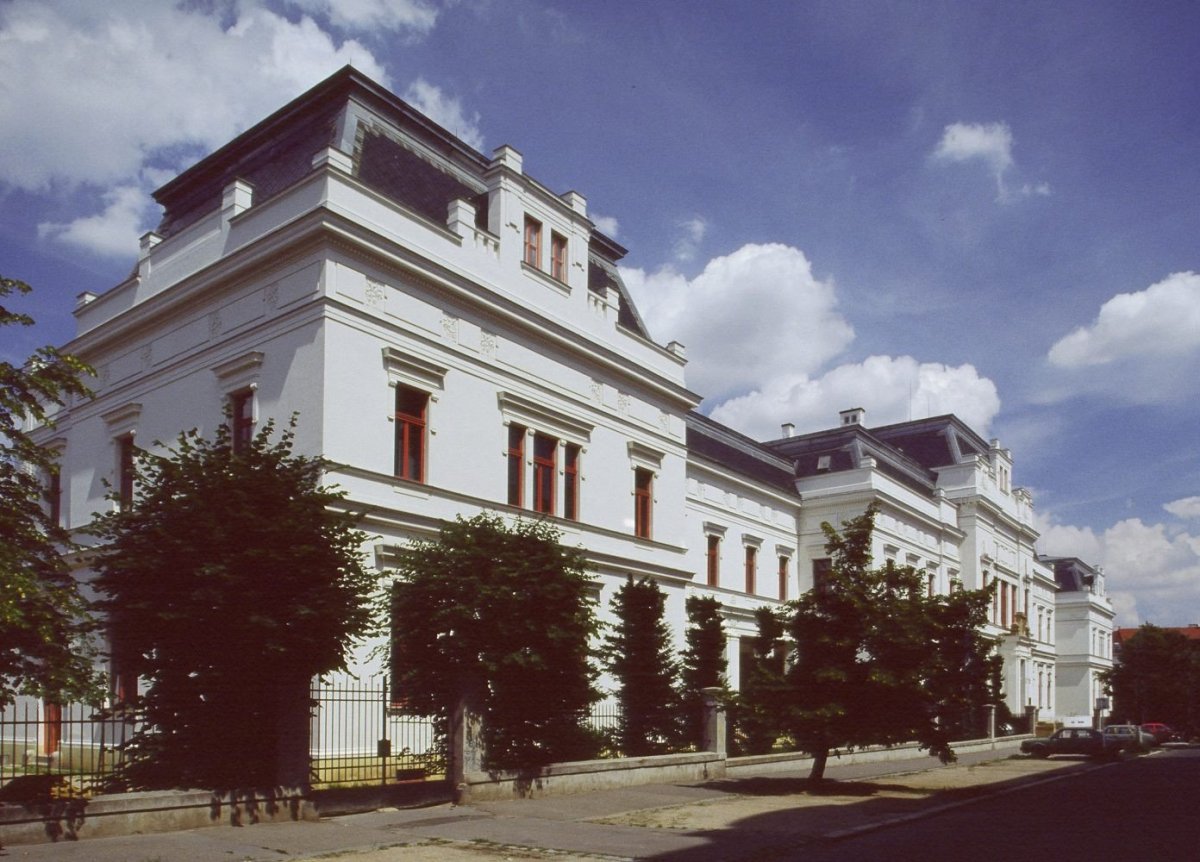 Budova Akademie výtvarných umění v Praze.