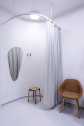 Zuzana Bošková se snažila především barevně sladit celý interiér a sanitární prvky doplnit o nadčasové kousky, které jsou jak estetické, tak praktické.