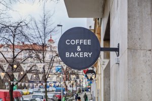Kro Café, NEUHÄUSL HUNAL / David Neuhäusl, Matěj Hunal