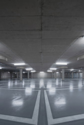 Parkovací dům od Zdeňka Fránka v Dolních Břežanech