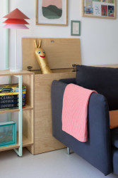 Pohled do obývacího pokoje (Byt v paneláku od hurá studio)