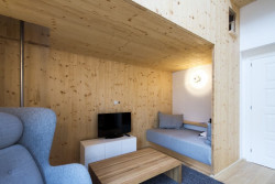 Dům s hnízdem, MAJO, Foto