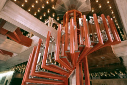 Ivo Loos, Jindřich Malátko, Jan Eisenreich a Václav Aulický, Budova bývalého Plynárenského centrálního dispečinku Transgas a Ministerstva paliv a energetiky - foto