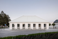 Městský úřad v Leopoldově od studia Zerozero