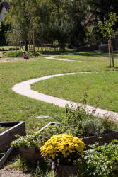 Zahrada základní a mateřské školy v Kolodějích, Skupina