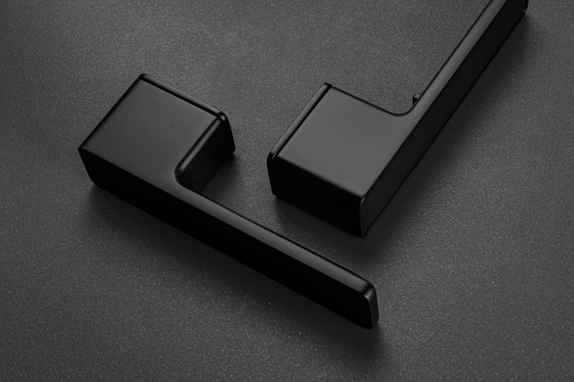 MPK Grandera In Lock - interiérová dveřní klika s integrovaným zamykacím systémem