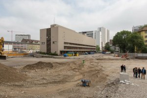 Původní podoba skladu (Konverze skladu vína na komunitní bydlení; Esch Sintzel Architekten)