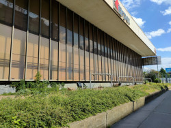 Budova Erpet na Smíchově od architekta Zdeňka Staška