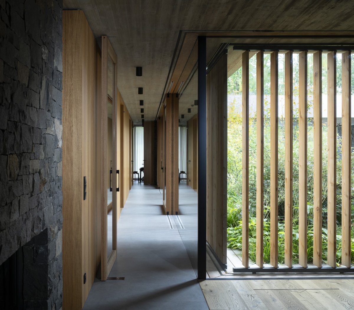 Propojení vnějšího a vnitřního  (Villa Lamella, A69 architekti)