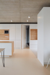 Rodinný dům ve svahu, masparti