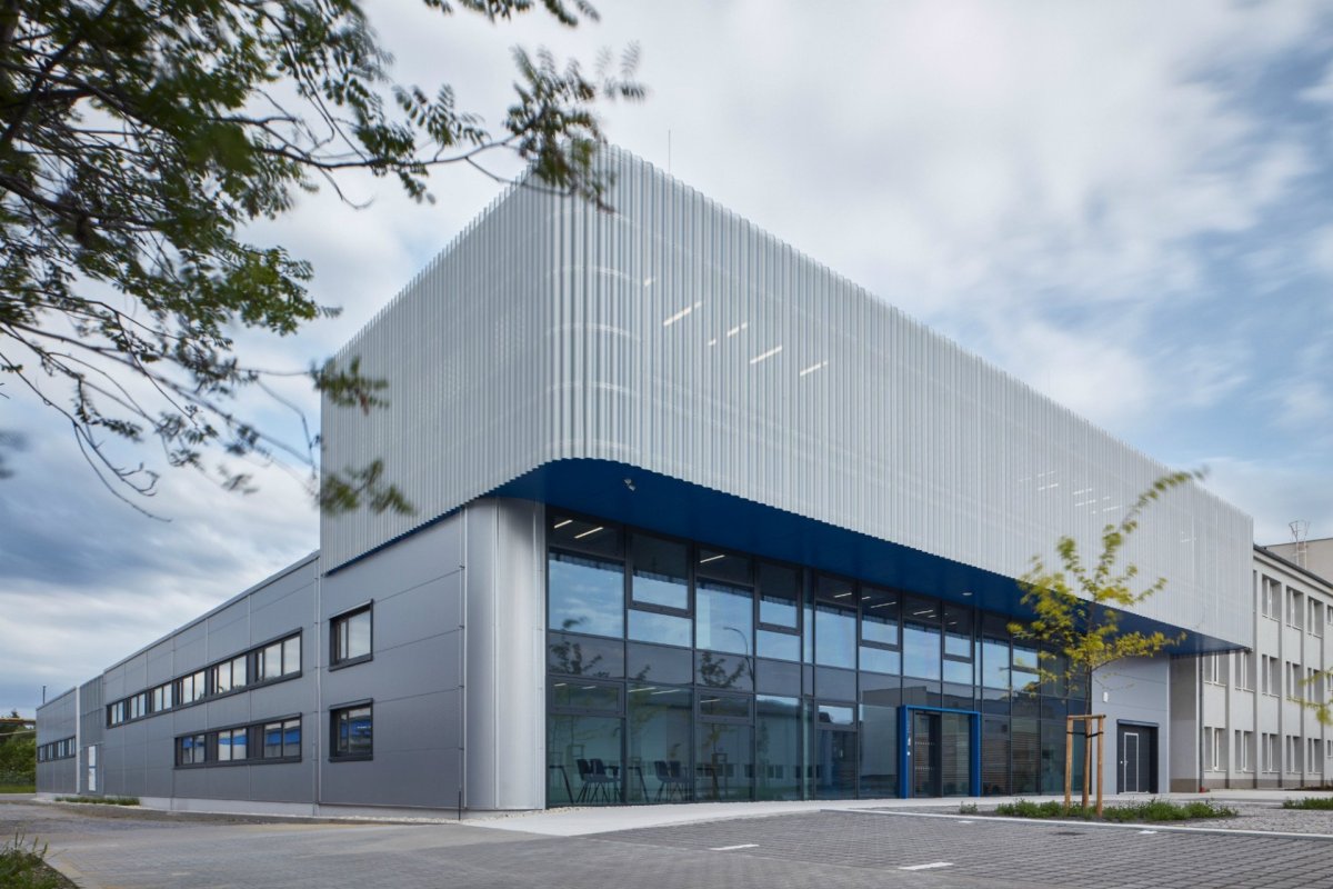 Výrobní a administrativní objekt firmy Pilana Karbid v Hulíně, Ellement architects