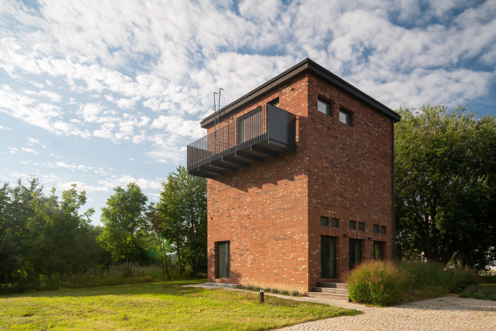 Ateliér Laplan proměnil bývalou trafostanici v moravském Vyškově na kanceláře a byt