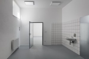 Mjölk architekti proměnili chátrající menzu v Ústí nad Labem na Dům umění