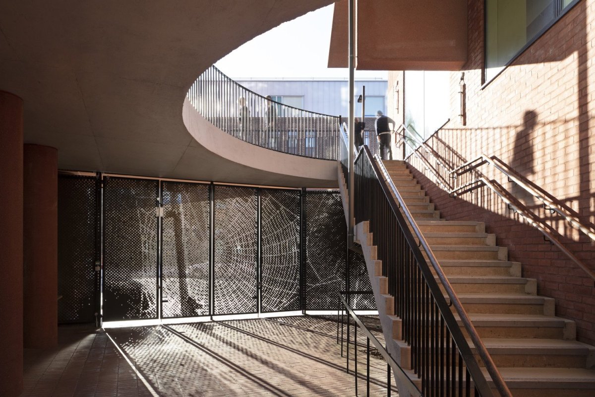 Budova 333 Kingsland Road & mateřská škola Hackney navržená studiem Henley Halebrown architects