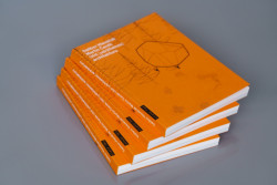 Kniha Učit [udržitelnou] architekturu, Fakulta architektury ČVUT / Dalibor Hlaváček, Martin Čeněk