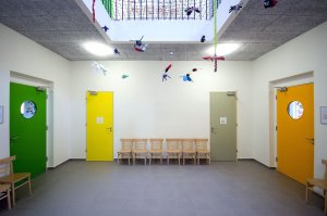 Architekt Ondřej Tuček, Přístavba a rekonstrukce obecní školy Hovorčovice – foto