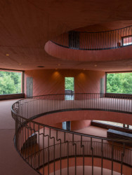 Inovační centrum od dvojice Pezo von Ellrichshausen z Chile