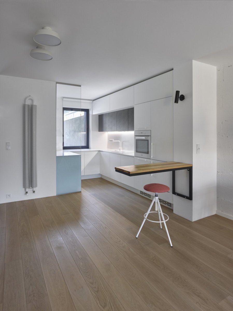 Rekonstrukce řadového domu v Újezdu nad Lesy od architektky Terezy Čudové Ajmové