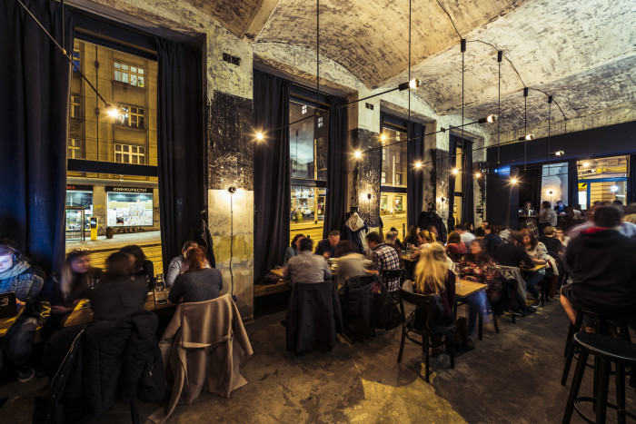 Bar Cobra v Praze od edit! architects