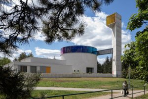 V oválném kostele od architekta Marka Štěpána budou probíhat všechny tradiční liturgické obřady, třeba i půlnoční.