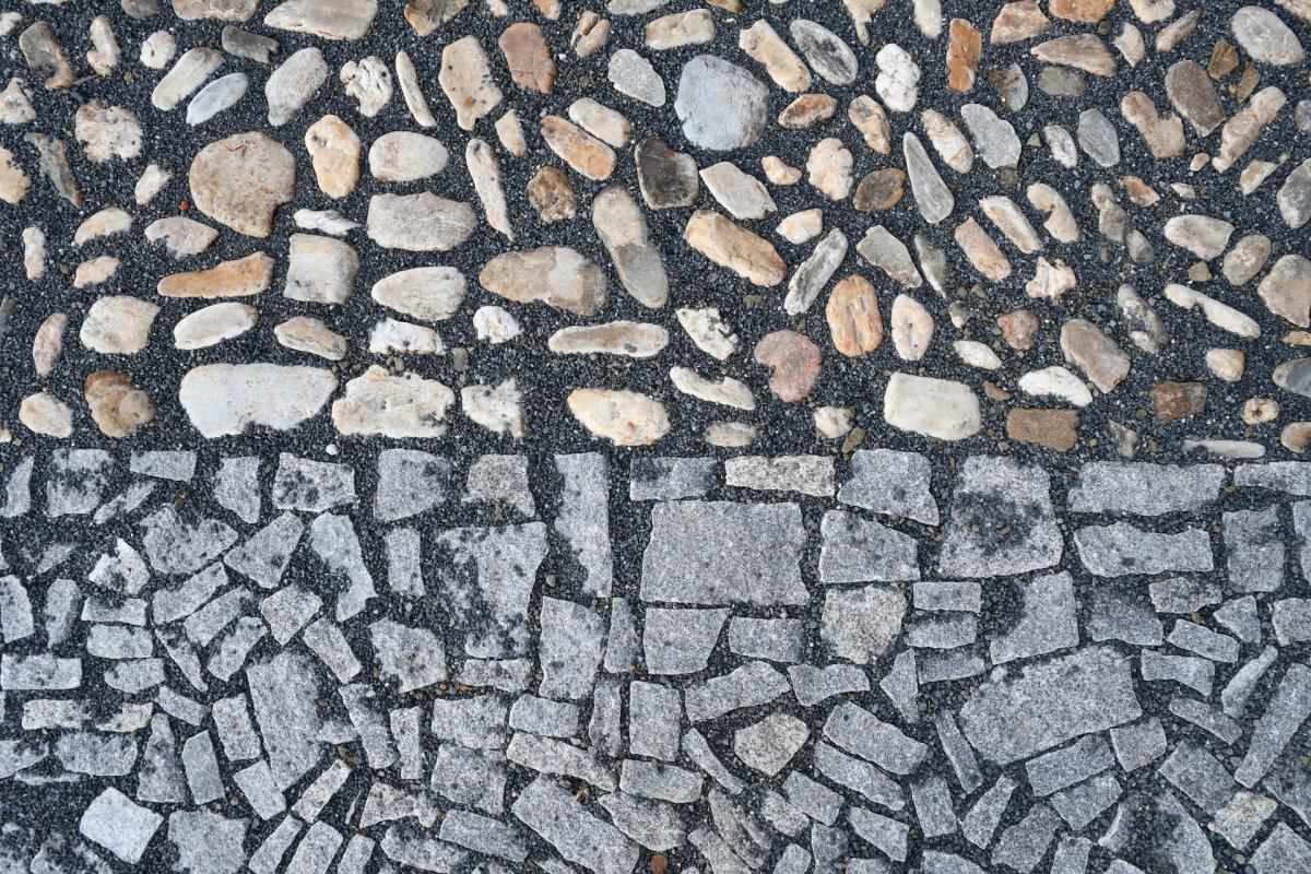 Komunitní dům pro seniory v Holasovicích, City Upgrade: Detail dláždění