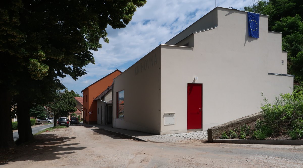 Obecní knihovna v Ostopovicích, ateliér TRANSAT ARCHITEKTI (Petr Všetečka, Robert Václavík, Jakub Finger, spolupráce Tereza Matoušková, František Pleva, Kristina Baturko)