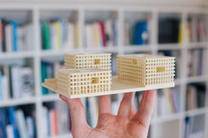 Jeden z raných projektů Pavla Hniličky, model studentských kolejí ETH v Curychu z roku 2008