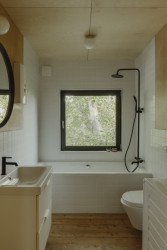 Dům z dvojice lodních kontejnerů