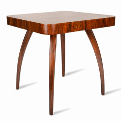 Od 8. 6. do 31. 8. 2023 bude Volmanova vila v Čelákovicích hostit výstavu českého designéry Jindřicha Halabaly