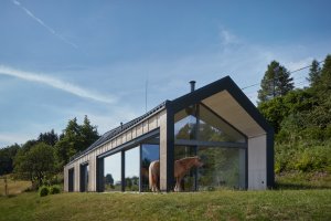 Rodinný dům na Rašovce od Atelieru SAD s.r.o. a interiérové designérky Ivety Zachariášové