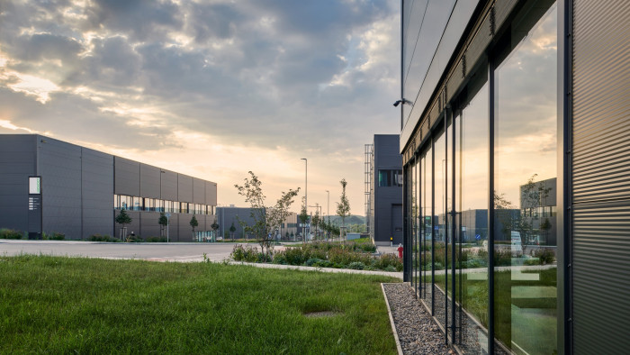 Logport Prague West od Expert Architects