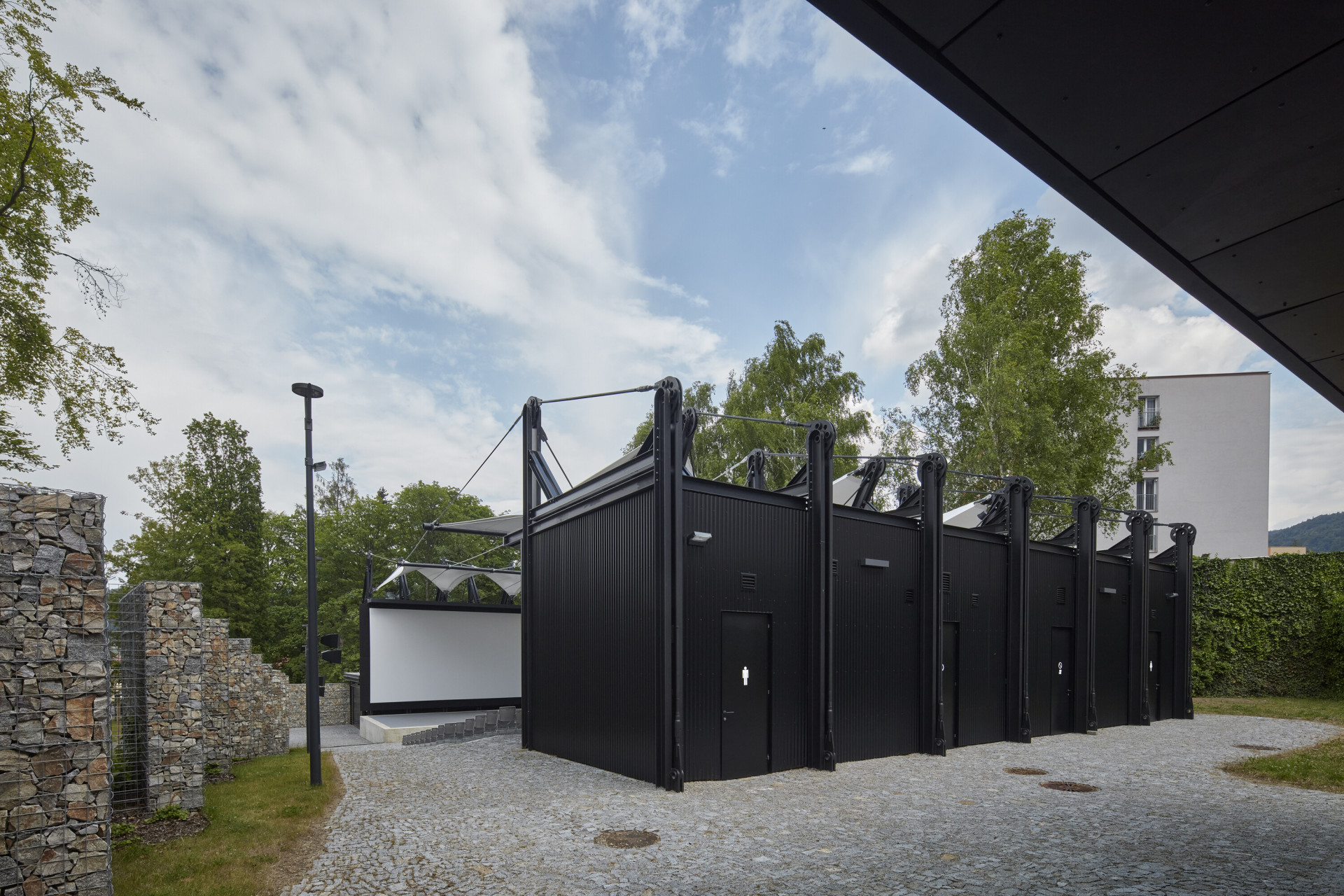 Letní kino Prachatice, Mimosa Architekti: Letni kino v dlouhé roky chátralo