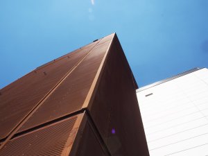 Hurricane Factory Brandenburg, architekt Andrej Serafin, Atelier 4D.