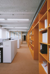 Administrativní sídlo firmy Jolly Joker, Totalstudio