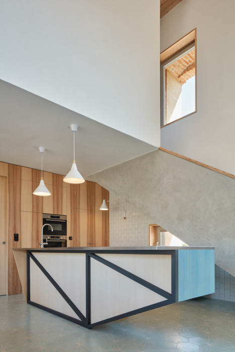 Dům v ruině, ORA/ Jan Hora, Barbora Hora, Jan Veisser