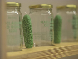 Svíčka ve tvaru nakládačky od Knot Knot Candles pro Znojmo 800